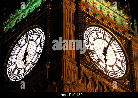 Londres : Big Ben (Elizabeth Tower) la nuit Banque D'Images