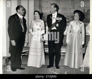 Avril 06, 1973 - Le Président Mexicain au banquet royal : Lors d'un banquet donné par le président du Mexique, Luis Echeverria au Claridge's à Londres, hier soir, en l'honneur de la famille royale sont de gauche, le président du Mexique, Luis Echeverria, la reine Elizabeth II, le Prince Philip, et Senora de Echeverria. Le banquet a eu lieu à la fin de l'état du président visite en Grande-Bretagne. Banque D'Images