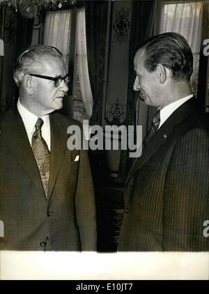 27 avril 1973 - Le Vice-premier ministre de la Nouvelle-Zélande, M. Hugh Watt, est venu à Paris pour discuter du problème nucléaire de la France de Banque D'Images