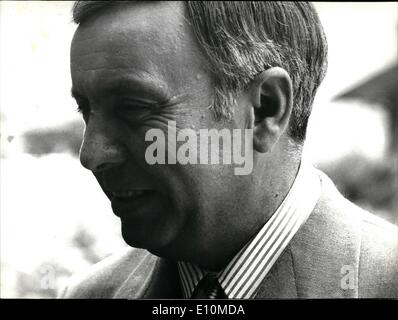 Juin 06, 1973 - Maureice Mossegue ; Genève, Suisse, Maurice Messegue, le célèbre 'Français 'guérisseur'', a donné une conférence de presse à Genève à l'occasion de sa conférence à la radio suisse. Messegue est célèbre pour ses cures dans lequel il n'utilise que des herbes médicinales recueillies dans les bois. Banque D'Images