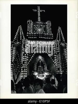 Septembre 09, 1973 - Fête de San Gennaro, le mûrier et Hester St., Sangennaru de culte. E Banque D'Images