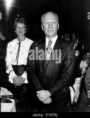 Le président Gerald Ford à l'événement avec femme Betty Banque D'Images