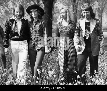 Groupe de Pop ABBA balade dans Hyde Park Banque D'Images