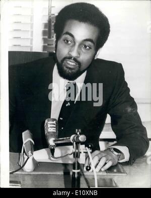 08 août 1974 - Petit-fils de l'Empereur Hailé Sélassié nommé prince de la Couronne par intérim. Photo montre :- Prince Zare Yakos, petit-fils de l'Empereur Hailé Sélassié d'Ethiopie, qui est représenté sur le vendredi comme il a pris la parole à une conférence de presse, au cours de laquelle il a annoncé qu'il serait bientôt de retour à Addis-Abeba pour ''remercier Sa Majesté impériale en personne'' pour le nommer Prince intérimaire. Banque D'Images