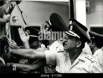 Juillet 07, 1975 - L'ex-junte grecque : Essai sur la Prison de Koridalos Banque D'Images