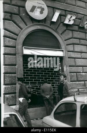 09 septembre 1975 - attentat cette nuit contre le bureau de la compagnie aérienne nationale Espagne Iberia, après les phrases du Banque D'Images