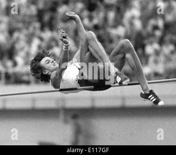 Mar 08, 1976 ; Montréal, Canada ; JACEK WSZOLA sauteur à la perche de 2,25 mètres élève aux Jeux Olympiques 1976 à Montréal.. Banque D'Images