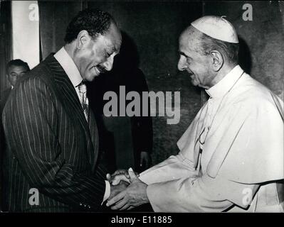 Avril 04, 1976 - Vatican : le Pape Paul VI a reçu en audience privée le Président Anouar El Sadate en Égypte qui était accompagné de son épouse. Banque D'Images