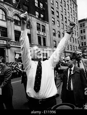 Le maire Edward Koch promenades dans la parade de la fête du Travail Banque D'Images