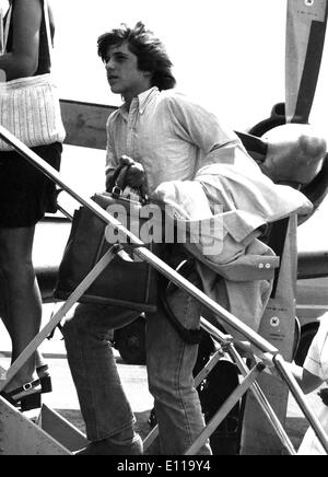 21 mai 1976, Athènes, Grèce ; John F. Kennedy jr. à l'aéroport d'Athènes. Photo fichier Date inconnue.. Banque D'Images