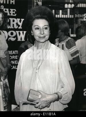 Juillet 07, 1976 - ''Merry veuve'' première nuit au London Palladium : l'Australian Ballet dans leur version de ''La Veuve joyeuse'' avait son Gala d'avant-hier soir au London Palladium. Photo montre dame Alicia Markova, D.B.E. au Gals Premiere hier soir. Banque D'Images