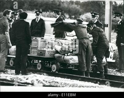 Juin 06, 1977 - Les terroristes Moluquois détiennent toujours les 50 passagers d'un train près de Groningen : Photo montre de la nourriture et des couvertures d'être Banque D'Images