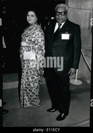 Juin 06, 1977 - CONFÉRENCE DU COMMONWEALTH s'ouvre à Londres les dirigeants de 35 pays se sont réunis à Lancaster House à Londres aujourd'hui au début de la Conférence du Commonwealth. Sur la photo, Premier Ministre de Maurice Dr le Très Honorable Sir Seewoosagur Ramgoolam vu arriver pour la conférence. Banque D'Images
