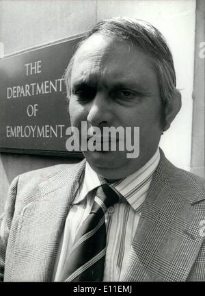 Juin 06, 1977 - M. George Ward Directeur de Managering Grunwick en usine de traitement du film Le ministre de l'emploi, visitez : M. George Ward, le directeur de l'managering Grunwick laboratoires de traitement des films à Willesden, au nord de Londres, a demandé à M. Albert deux, le secrétaire de l'emploi à son ministère pour des entretiens d'aujourd'hui pour mettre fin à la peine sur union européenne à cette usine. Phot montre M. George Ward vu à son arrivée au ministère de l'emploi aujourd'hui. Banque D'Images