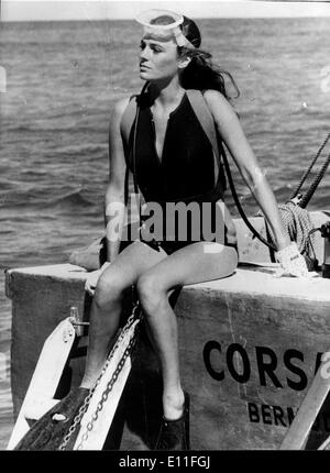 Jul 10, 1977 ; Somerset, Bermudes ; l'actrice Jacqueline Bisset pendant le tournage du film, 'La profonde' par Peter Benchley au large des Bermudes. (Crédit Image : KEYSTONE/ZUMAPRESS.com) Photos USA Banque D'Images