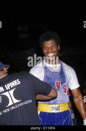 Sep 15, 1978, New Orleans, LA, USA ; boxeur poids lourd LEON SPINKS s'échauffe avant le combat pour défendre son titre de champion du monde qu'il a remporté dans la décision partagée sur Muhammad Ali il y a sept mois en février 1978. Au cours de cette lutte ALI remporte le titre pour une troisième fois.. (Crédit Image : KEYSTONE/ZUMAPRESS.com) Photos USA Banque D'Images