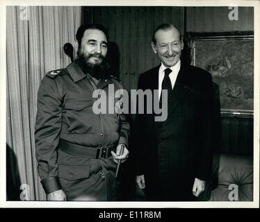 Le 12 décembre 1979 - L'Organisation des Nations Unies : Fidel Castro s'est entretenu avec M. Waldheim Waldheim en kart 38e étage de l'office avant d'aborder l'Assemblée générale des Nations Unies. Banque D'Images