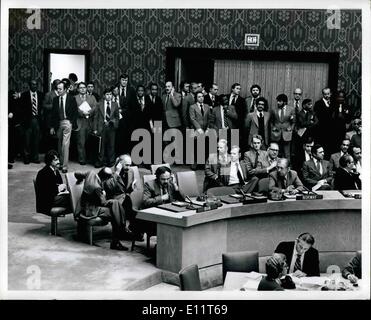 11 novembre 1979 - L'Organisation des Nations Unies, New York. Le Conseil de sécurité de l'ONU a lancé un appel pour la libération et la protection des membres du personnel américain détenu en Iran. Photo montre : délégation iranienne étant assis L-R Saeed Sanjari, Jamal Mansour, Shemirani Farhang, Ahmad Salamatian. Banque D'Images