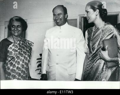 Avril 04, 1980 - La Fondation Aga Khan rencontre Mme Gandhi : l'Aga Khan et la Begum vu au cours de leur rencontre avec le Premier Ministre, Mme Indira Gandhi à New Delhi. Banque D'Images