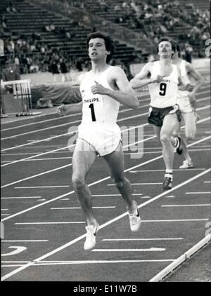 Mai 05, 1980 - Sebastian Coe remporte le 800 mètres au Crystal Palace Sebastian. Croisières de l'Europe à la victoire au 800 mètres dans le Nilht Philips de l'athlétisme au Crystal Palase,à Londres la nuit dernière dans son accumulation à l'Mosaow Olympia-village, Banque D'Images