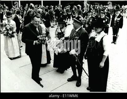 Septembre 09, 1980 - Franz Joseph Strauss est devenu 65 ans : quand le premier ministre de Bavière et CDU/CSU- candidat à la Chancellerie, Franz Josef Strauss, est devenu 65 ans le 6 septembre 1980, bien sûr, une grande fête a eu lieu à Munich/West-Germany. Environ 240 VIP's a eu lieu lors du banquet dans l'Antiquarium de la Résidence de Munich, et l'autosatisfaction - réception a pris cinq heures Banque D'Images