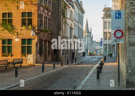 Tôt le matin dans une rue de Gand, Flandre orientale, Belgique Banque D'Images