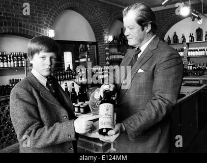 LOUIS SPENCER aka VICOMTE OULLES (L) et son père 9e comte Charles Spencer Banque D'Images