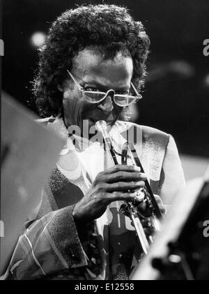 Jul 09, 1991, Montreux, Suisse, célèbre trompettiste de Jazz, compositeur, et chef d Miles Davis jouer à la Jazz-festival en Suisse avec Quincy Jones.. (Crédit Image : KEYSTONE/ZUMAPRESS.com) Photos USA Banque D'Images