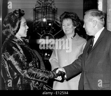 Jan 31, 2006 ; Atlanta, GA, USA ; (Photo : Date et lieu inconnu ) Coretta Scott King (27 avril 1927 - 30 janvier 2006) était l'épouse de l'activiste des droits civils tué Martin Luther King Jr., et un leader communautaire dans son propre droit. Elle est décédée le 30 janvier 2006 à l'âge de 78 ans dans son sommeil à un centre de réadaptation où elle était en thérapie holistique pour sa course. Son corps sera retourné à Atlanta et enterré à côté de son mari au centre King.. (Crédit Image : KEYSTONE/ZUMAPRESS.com) Photos USA Banque D'Images