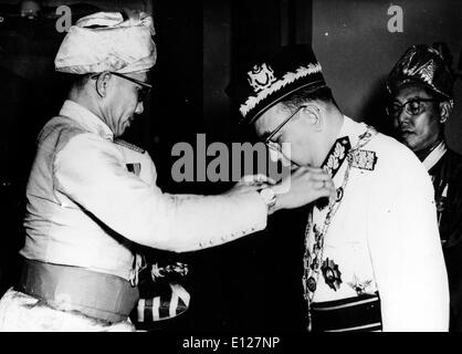 Apr 01, 2009 - Londres, Angleterre, Royaume-Uni - Hassanal Bolkiah Mu'izzaddin Waddaulah, le Sultan et Yang Di-Pertuan du Brunéi Darussalam, GCB GCMG (né le 15 juillet 1946) est le 29ème Sultan de Brunei, le fils aîné d'Omar Ali Saifuddien III, l'ancien Sultan de Brunei, et Pengiran Anak Damit. (Crédit Image : KEYSTONE/ZUMAPRESS.com) Photos USA Banque D'Images