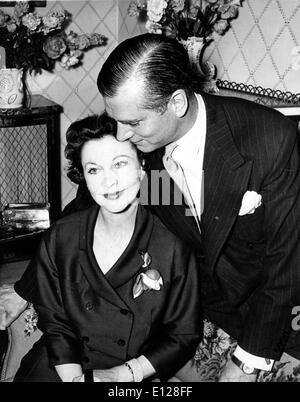 Apr 01, 2009 - Londres, Angleterre, Royaume-Uni - Vivien Leigh. Laurence Kerr Olivier, Baron Olivier, OM (IPA : /Ëˆl...'r...™ns ... Ëˆl ªvie...la...ª/ ; 22 mai 1907 â€" 11 juillet 1989) est un acteur, réalisateur et producteur. (Crédit Image : KEYSTONE/ZUMAPRESS.com) Photos USA Banque D'Images