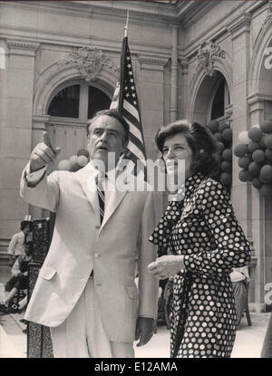 Jan 18, 2011 - Hyannisport, Massachusetts, États-Unis - Robert Sargent Shriver, JR. (9 novembre 1915 Ð 18 Janvier, 2011) était un homme politique américain et militant. Connu sous le nom de R. Sargent Shriver ou Sarge, il est surtout connu comme partie de la famille Kennedy, comme à l'origine de la création du Corps de la paix, et que le candidat du Parti démocratique pour le vice-président des États-Unis - qu'ils ont remplacé les prête-nom Thomas Eagleton, qui a démissionné du ticket lors de l'élection présidentielle américaine de 1972. Shriver est décédé à l'âge de 95 ans le 18 janvier, 2011 Banque D'Images