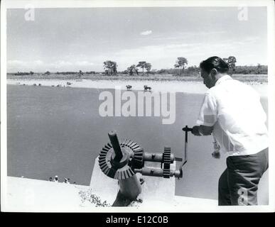 16 déc., 2011 - Philippines Le président Ferdinand Marcos Mar. 1968 ouvert Cagayan Valley projet d'irrigation. Projet a commencé et terminé au cours de Marcos premier mandat. Banque D'Images