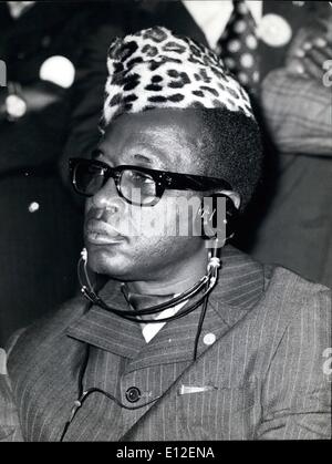 21 décembre 2011 - Mobutu Sese Seko Kuku Mgbendu Wa Za Banga, Président du Zaïre. Né en 1930. Léopoldville instruits et Coquilhatville. Secrétaire d'État à la Défense nationale 1960. Chef d'état-major, commandant en chef, 1961. Le président, 1965. Photo par Camerapix, Nairobi. Banque D'Images