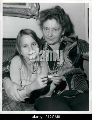 Le 29 décembre 2011 - Maria Schell Schell- mère Margarethe Von Noe avec granddoughter E Banque D'Images