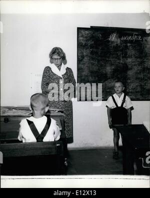 25 février 2012 - Les citoyens de la Russie demain, apprendre en Inde aujourd'hui : les Russes à la tête d'une petite école élémentaire pour les enfants de leurs techniciens employés Ay Bhilai. Banque D'Images