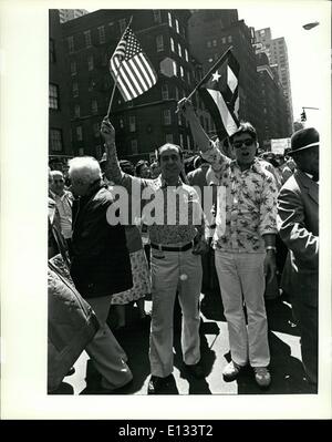 Le 26 février 2012 - Anti-Castro cubains ont manifesté devant la Mission de Cuba auprès de l'Organisation des Nations Unies en sympathie avec les Cubains cherchant refuge dans l'ambassade du Pérou à La Havane. La 38e rue et Lexington Avenue. Banque D'Images