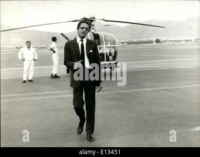 Le 26 février 2012 - Alexander Onassis posés avec son hélicoptère privé à l'aéroport d'Athènes, le lieu où il a été tué en janvier 1973, lorsque son avion s'écrase peu après il avait décollé. Banque D'Images