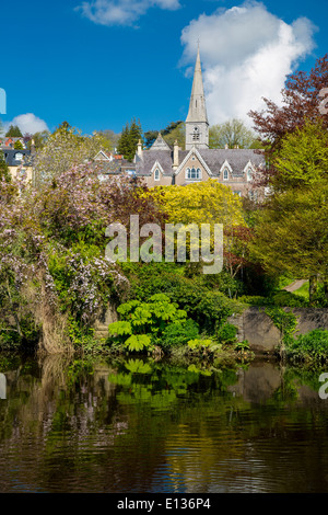 Rivière Lee et l'église Notre Dame du Rosaire, Cork Irlande Banque D'Images