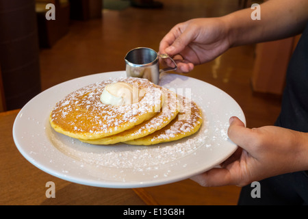 Sydney Australie, Darling Harbour, port, centre commercial Harborside, centre, restaurant restaurants restaurants repas cafés, table, crêpes, serveurs Banque D'Images