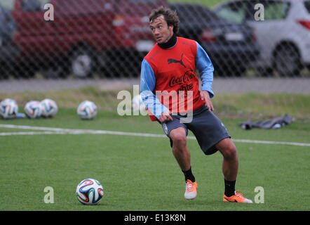 Montevideo, Uruguay. 21 mai, 2014. Joueur de l'équipe nationale de l'Uruguay Diego Lugano prend part au cours d'une session de formation à la veille de la Coupe du Monde de football, à l'Uruguay Celeste complexe, à Montevideo, capitale de l'Uruguay, le 21 mai 2014. © Nicolas Celaya/Xinhua/Alamy Live News Banque D'Images