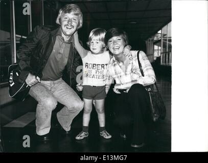 Mar. 22, 2012 - Cillia au Portugal. off noir : Cilla Black, avec son mari, Bobby Willis et son fils âgé de trois ans, Robert John, Banque D'Images