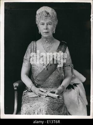 27 mars 2012 - à ne pas publier avant dimanche. le 25 mai. Bonne fête à l'un des plus aimé Mesdames Mesdames dans la terre. Sa Majesté la reine Marie, qui aura 80 ans le 26 mai. Nouveau portrait. La Reine Marie a inscrit elle-même dans le cœur du peuple par sa pensée constante et sa personnalité aimable et sympathique. Tout le monde va rejoindre pour souhaiter bon anniversaire de sa majesté de la journée. Banque D'Images