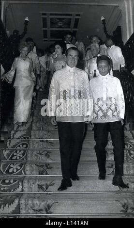 31 mars 2012 - Manille Philippines ; le président des États-Unis, Richard Nixon (à gauche) et le président des Philippines Ferdinand Marcos E. dans le Palais Malacanang, août 1969. Banque D'Images