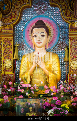 Statue de Bouddha au temple de Dhammikarama, George Town, Penang, Malaisie Banque D'Images