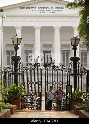 L'Inde, Mumbai, Fort District, Horniman Circle Garden Gate et société asiatique, de l'État Central Library, Old Town Hall Banque D'Images