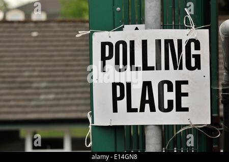 Stirling, Ecosse, Royaume-Uni. 22 mai 2014. Les bureaux de vote ont ouvert pour les gens à voter dans l'élection 2014 de l'UE. Elles ont lieu dans tout le Royaume-Uni pour l'élection et dans les conseils locaux en Angleterre et d'Irlande du Nord. Stirling, Ecosse, Royaume-Uni. Crédit : Andrew Steven Graham/Alamy Live News Banque D'Images