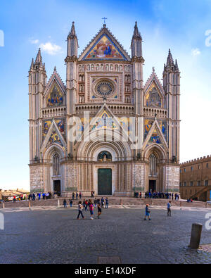 La Cathédrale d'Orvieto ou Cathédrale de Santa Maria Assunta, Orvieto, Ombrie, Italie Banque D'Images