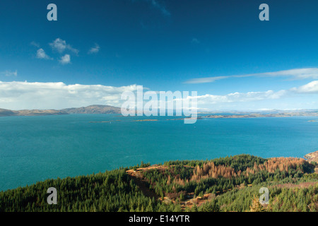 Le son du Jura et Scarba, Château de Mull au-dessus Dounie Crinan, ARGYLL & BUTE Banque D'Images