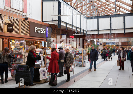 Pop up shop à GUNWHARF QUAYS shopping arcade. Banque D'Images